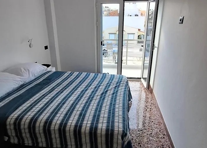 Апартаменти Sea View Modern 2br Floor On Nea Chora